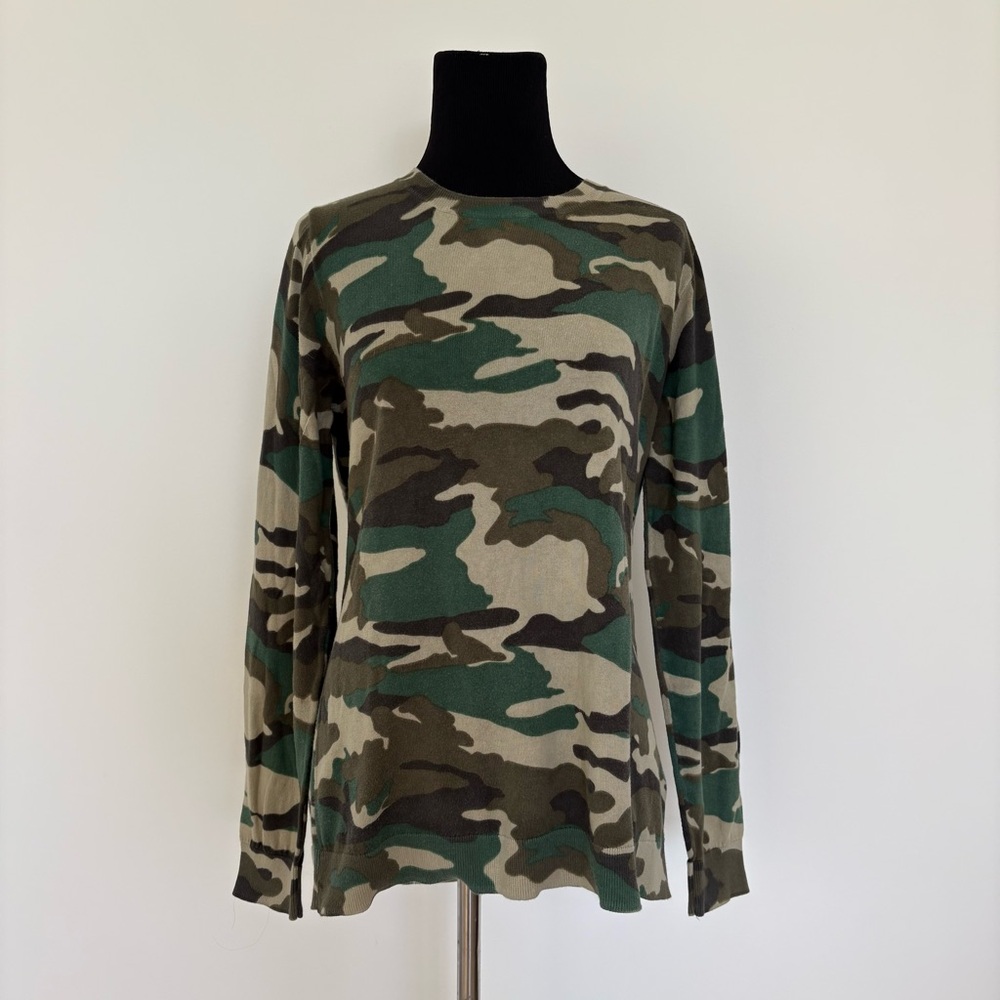 J.CREW green camo pullover sweater. Size M. Perfect condition. Crew neck, long s